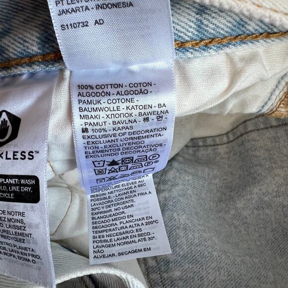 Levi's Premium Women 501 '81 Button Fly Tapered Leg Jeans 26x31 Ice Blue NWT - Picture 12 of 13